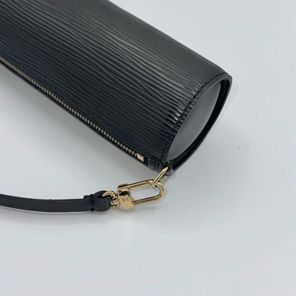 Louis Vuitton Epi Pochette Souflott Bag - Picture 6 of 13